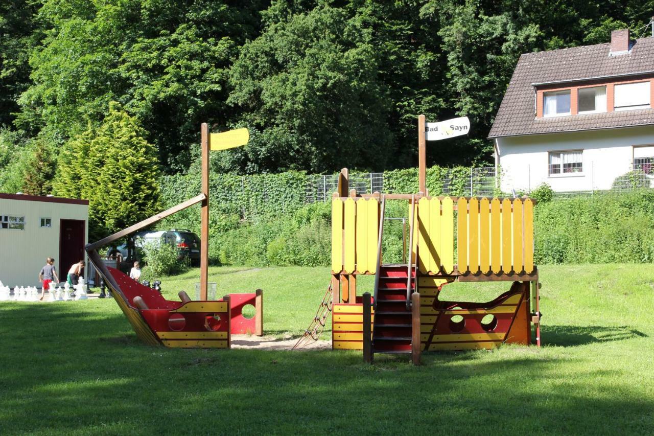 Ferienwohnung Sayn Bei Koblenz เบนดอร์ฟ ภายนอก รูปภาพ